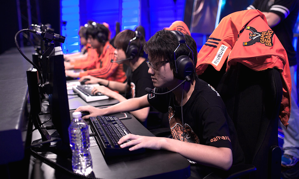 S15赛季英雄调整解析:李元芳增强、典韦技能优化、嬴政加强引领版本新格局